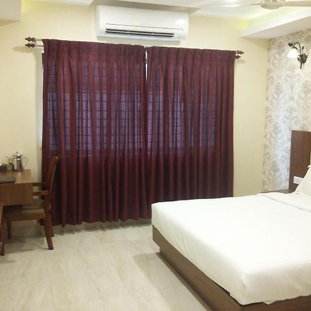 Hotel Mahalakshmi Residency Kolluru Buitenkant foto
