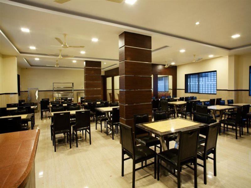 Hotel Mahalakshmi Residency Kolluru Buitenkant foto
