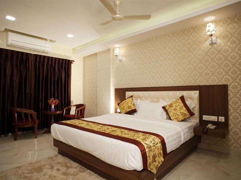 Hotel Mahalakshmi Residency Kolluru Buitenkant foto